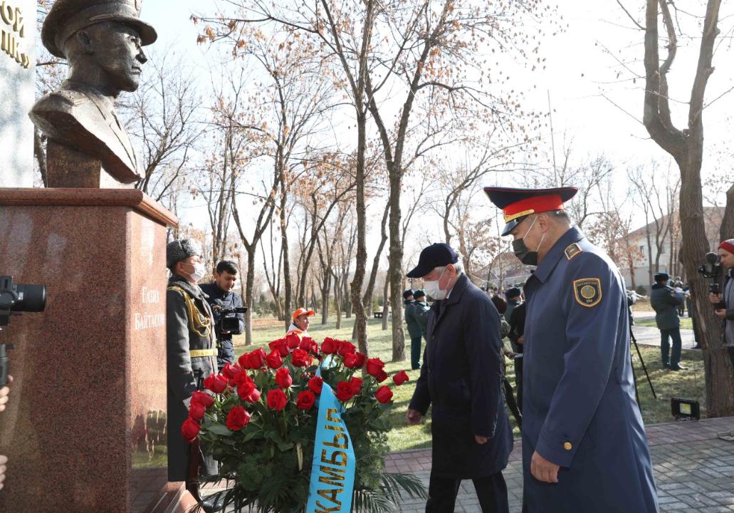 Жамбылцы почтили память народного героя Газиза Байтасова