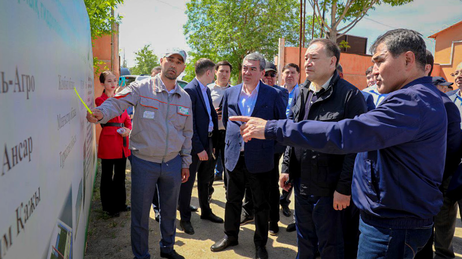 Е. Тугжанов посетил сельскохозяйственный кооператив в Жамбылской области