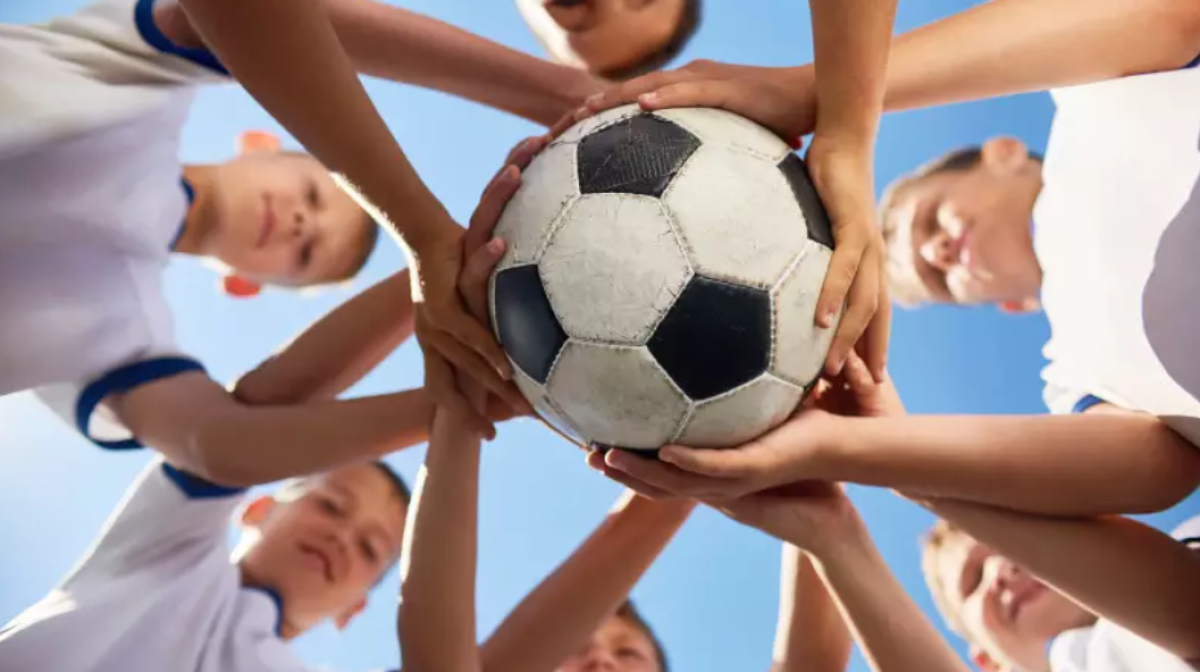 Сколько детей занимаются спортом в Казахстане?