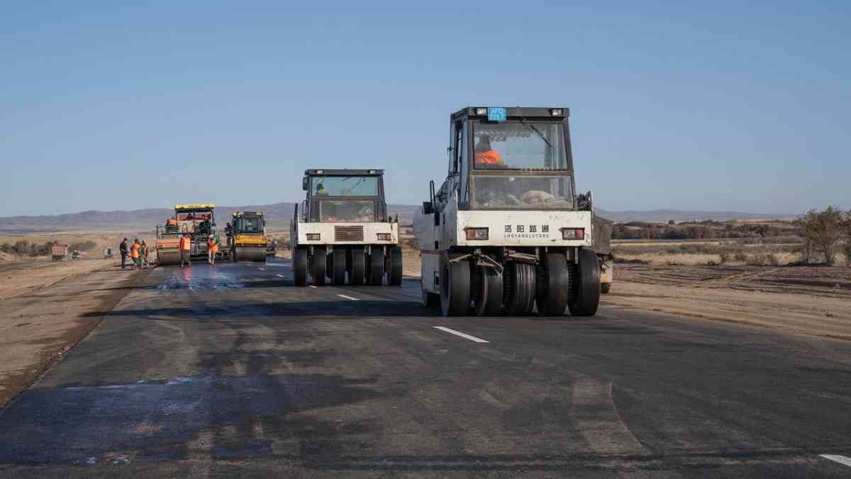 Какие дороги и где починят и построят в этом году в Казахстане?