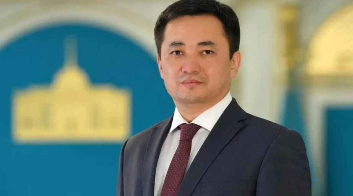 Экс-управделами президента Айбек Дадебаев назначен главой его администрации