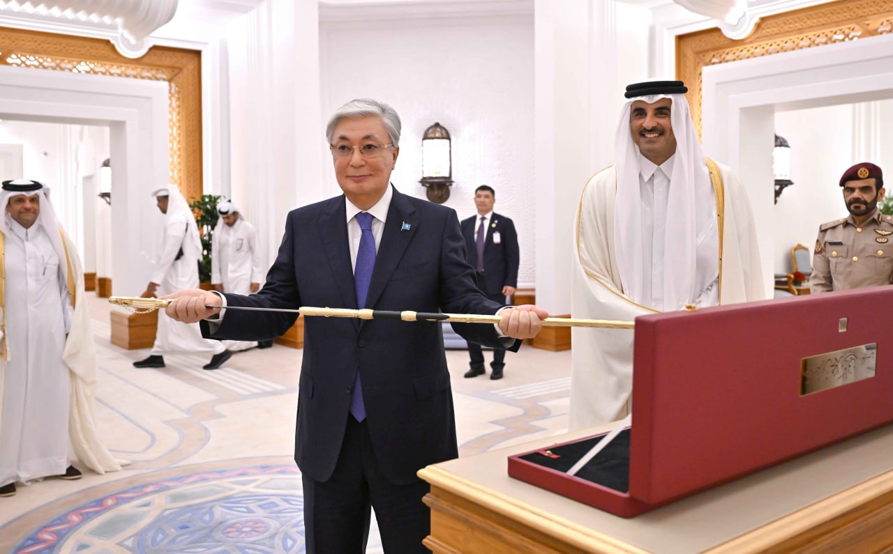 Главе государства вручен меч основателя Государства Катар шейха Джасима бен Мухаммеда бен Тани