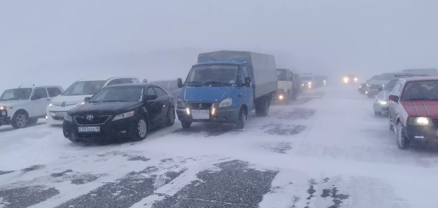 В Жамбылской области из-за снега закрыты два участка республиканских трасс