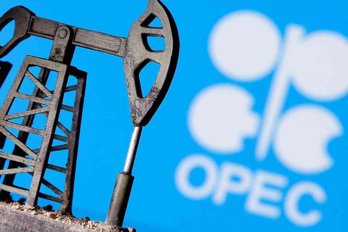 Почему Казахстан добровольно сокращает добычу нефти