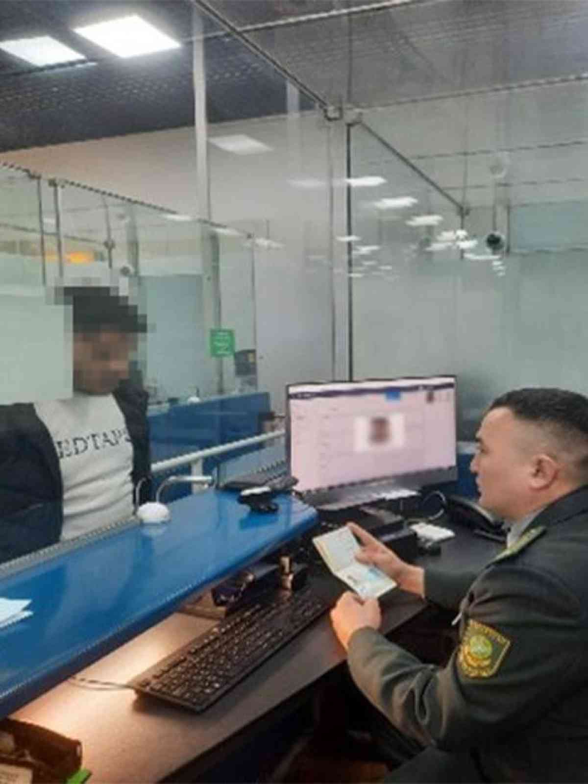 С начала года 38 иностранцев пытались заехать в Казахстан по поддельным паспортам