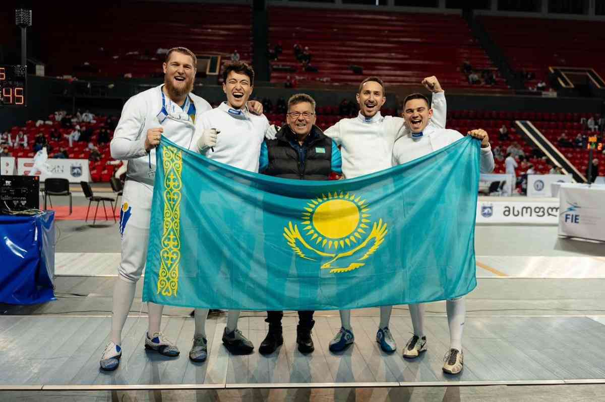 Казахстанские шпажисты одержали историческую победу и поедут на Олимпиаду в Париже
