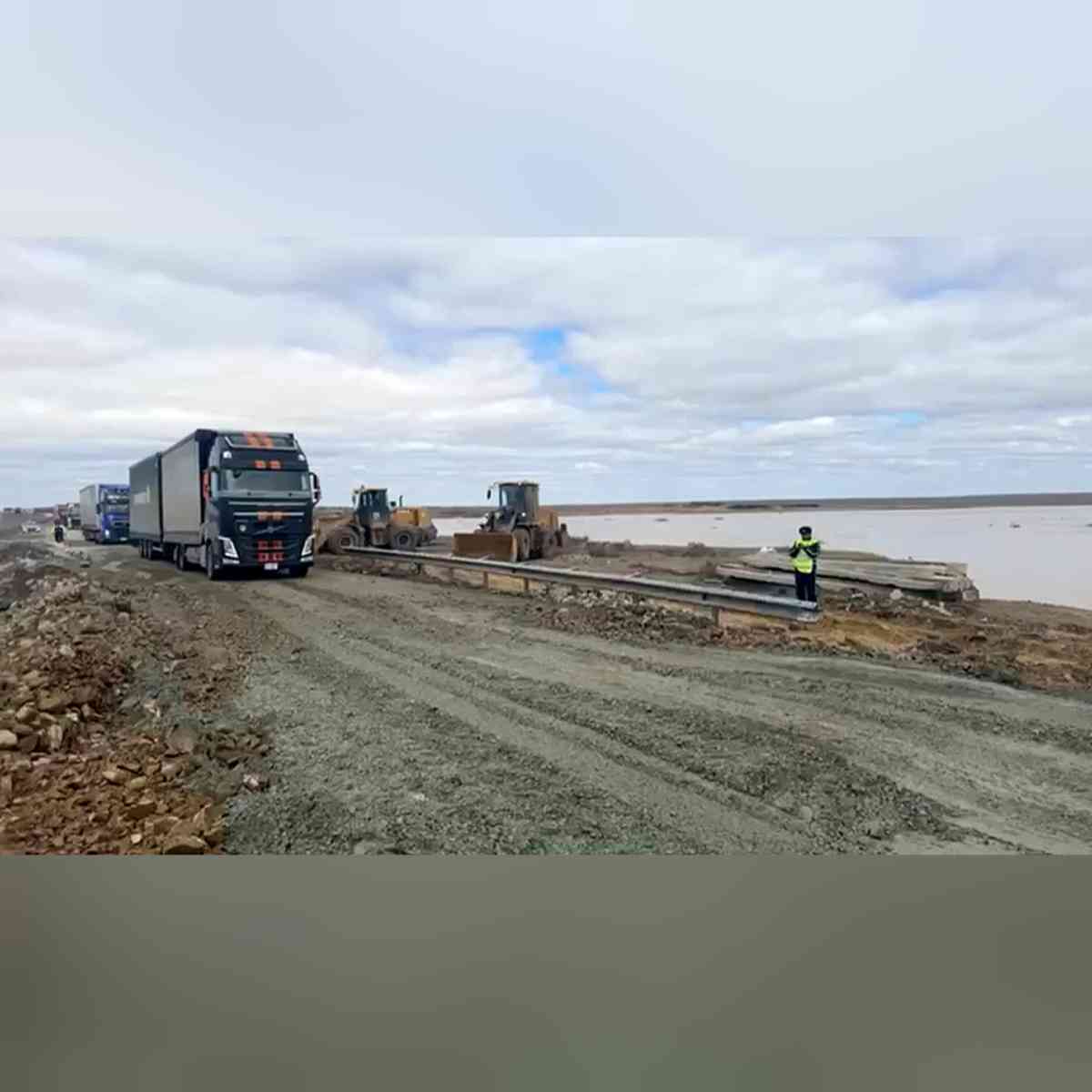 КНБ: Из-за паводков на казахстанско-российской границе возможны ограничения движения авто
