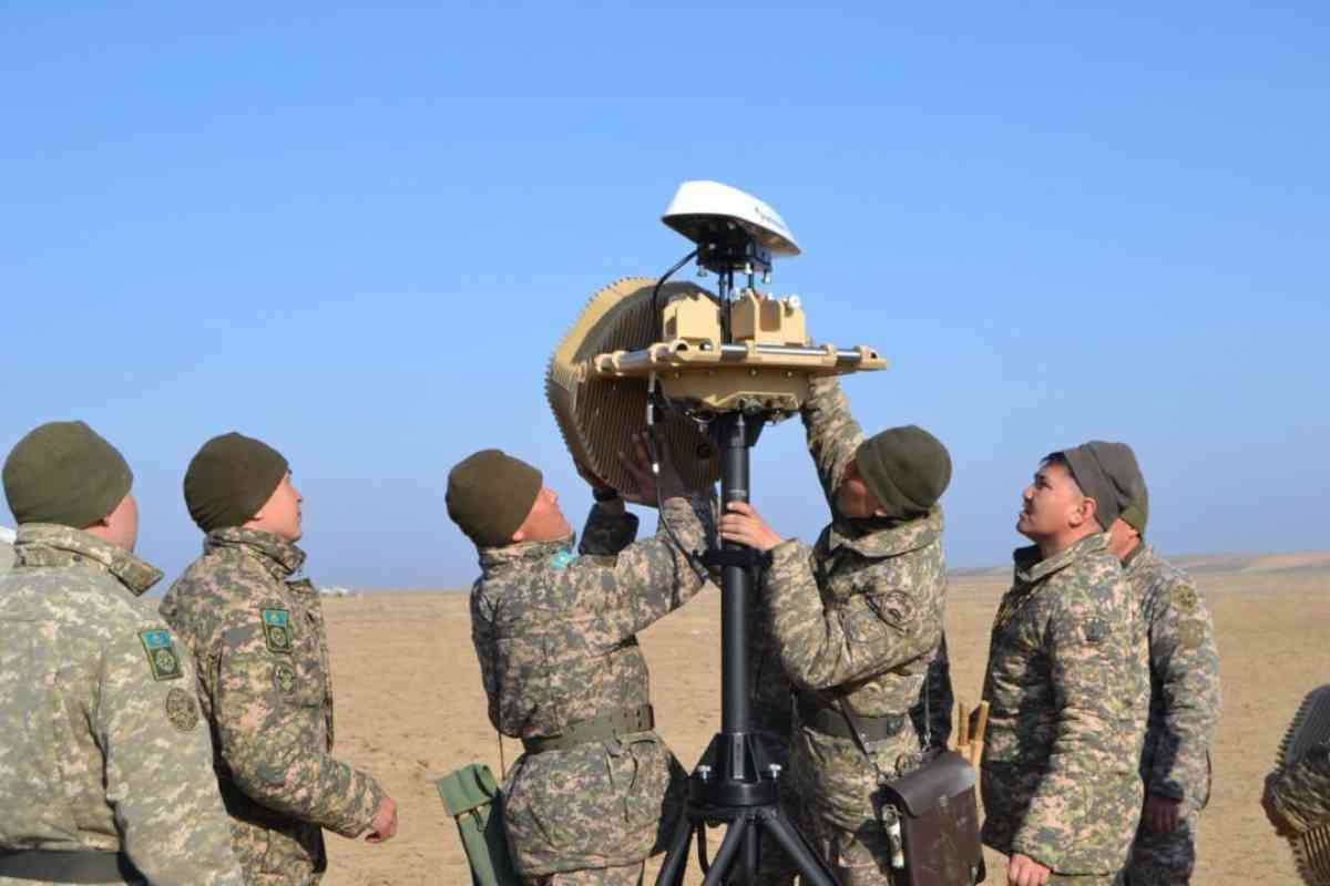 В Десантно-штурмовых войсках Казахстана впервые опробовали новое вооружение артиллерийской разведки
