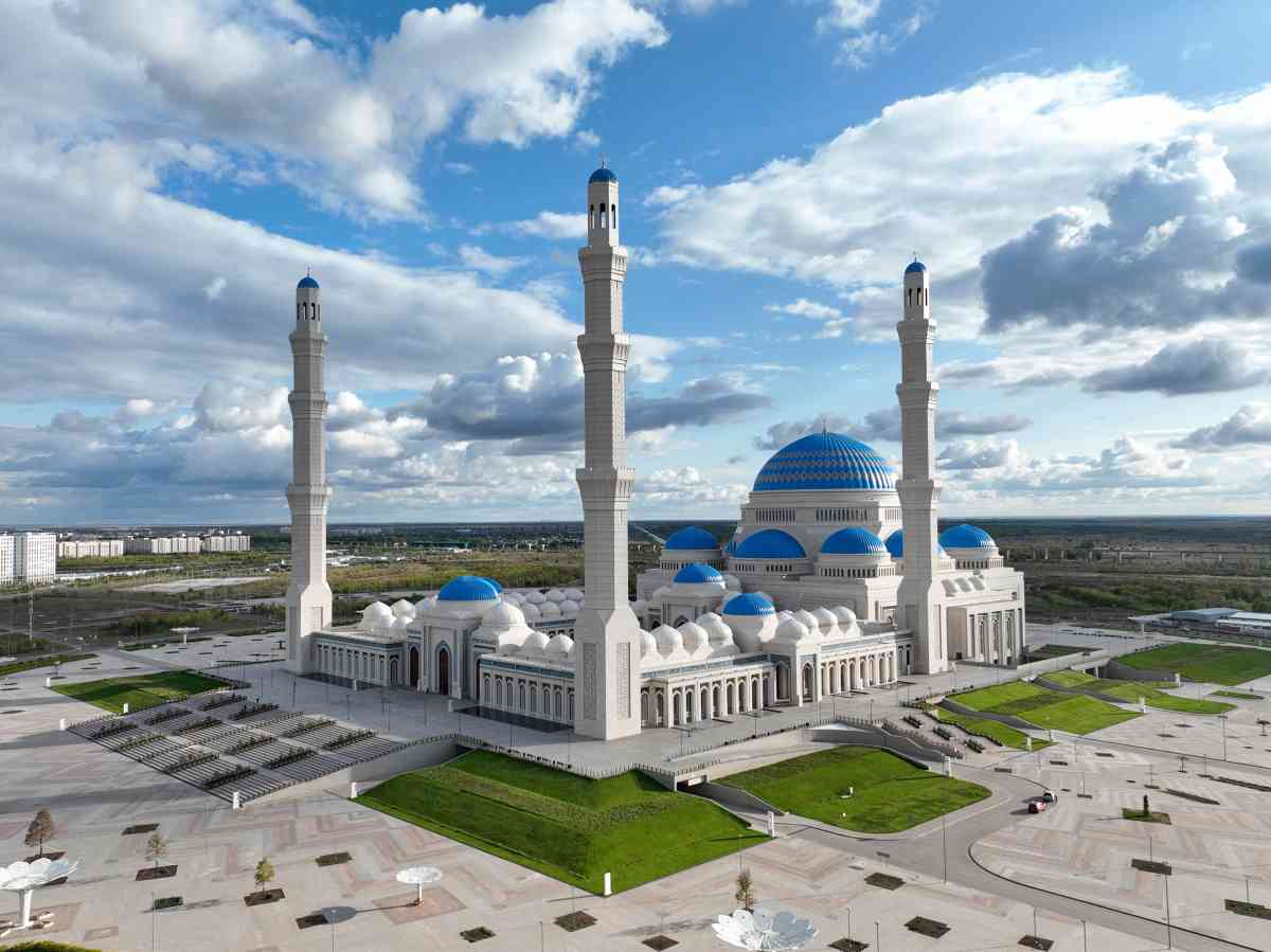 Глава государства поздравил казахстанцев с праздником Ораза айт
