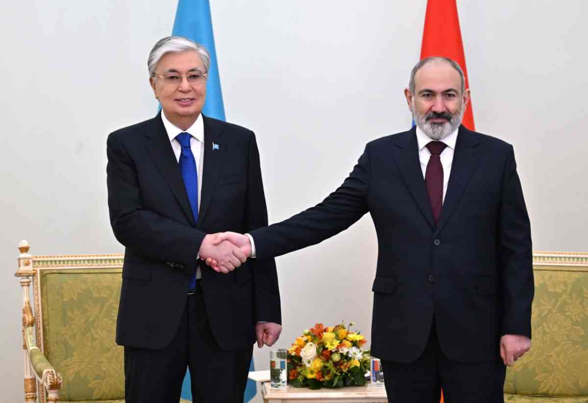 Какие вопросы обсудили Касым-Жомарт Токаев и премьер-министр Армении в узком составе
