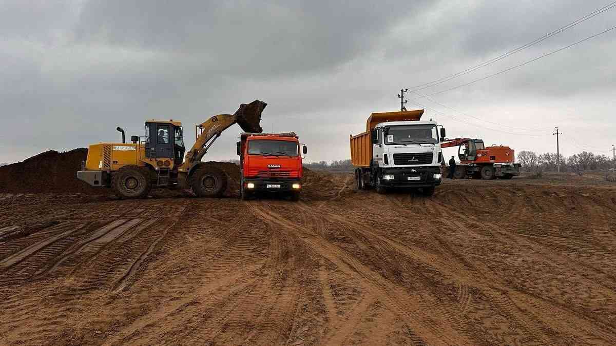 В Казахстане продолжают бороться с паводками