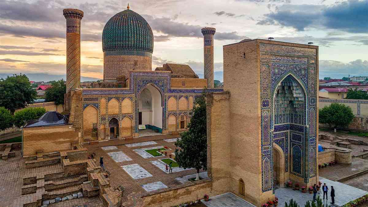 Между Казахстаном и Узбекистаном активно развивается паломнический туризм