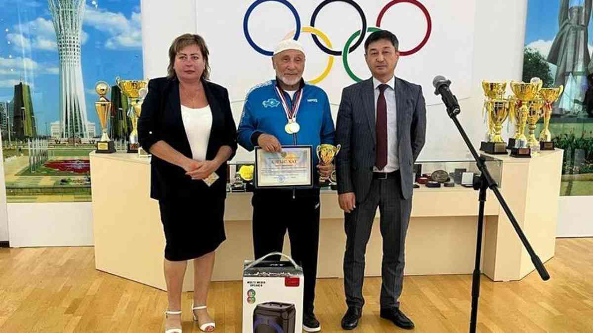 75-летний аксакал стал чемпионом мира по пауэрлифтингу
