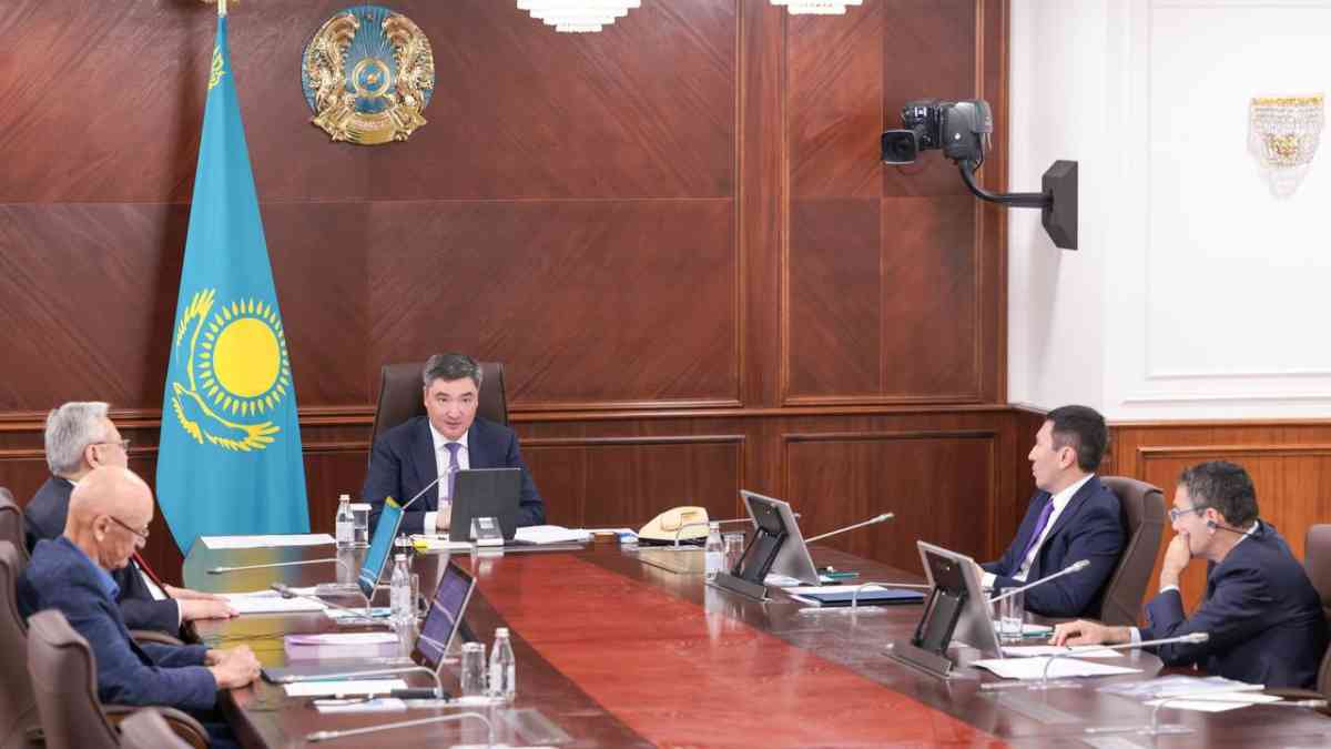 Олжас Бектенов поручил довести долю казсодержания в закупках «Самрук-Қазына» до 88%
