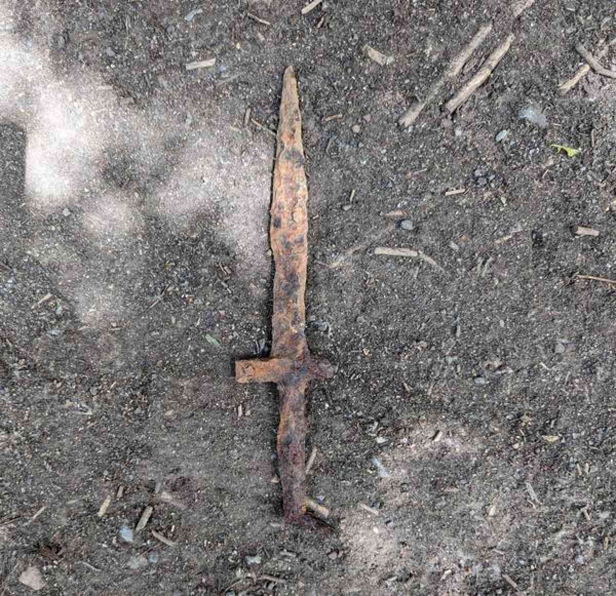 Железный кинжал саков обнаружили в Карагандинской области