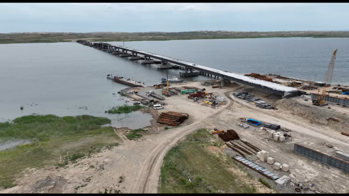 Самый длинный мост в Казахстане строят через Бухтарминское водохранилище