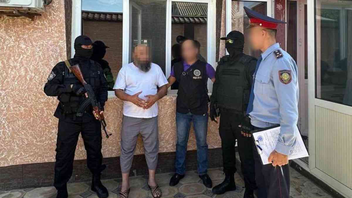 КНБ задержал 4 казахстанцев по подозрению в пропаганде терроризма