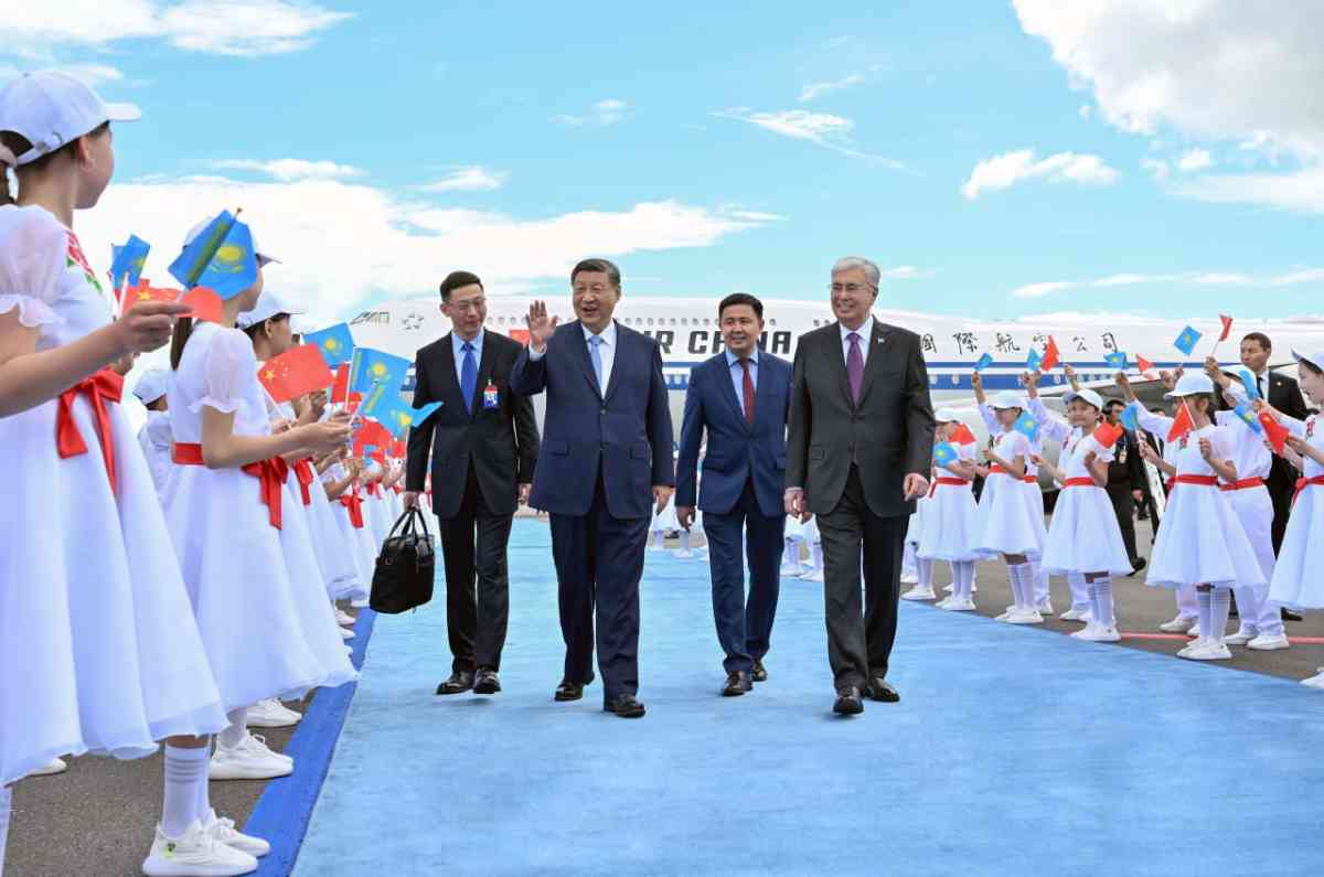 Председатель КНР Си Цзиньпин прибыл в Казахстан с государственным визитом
