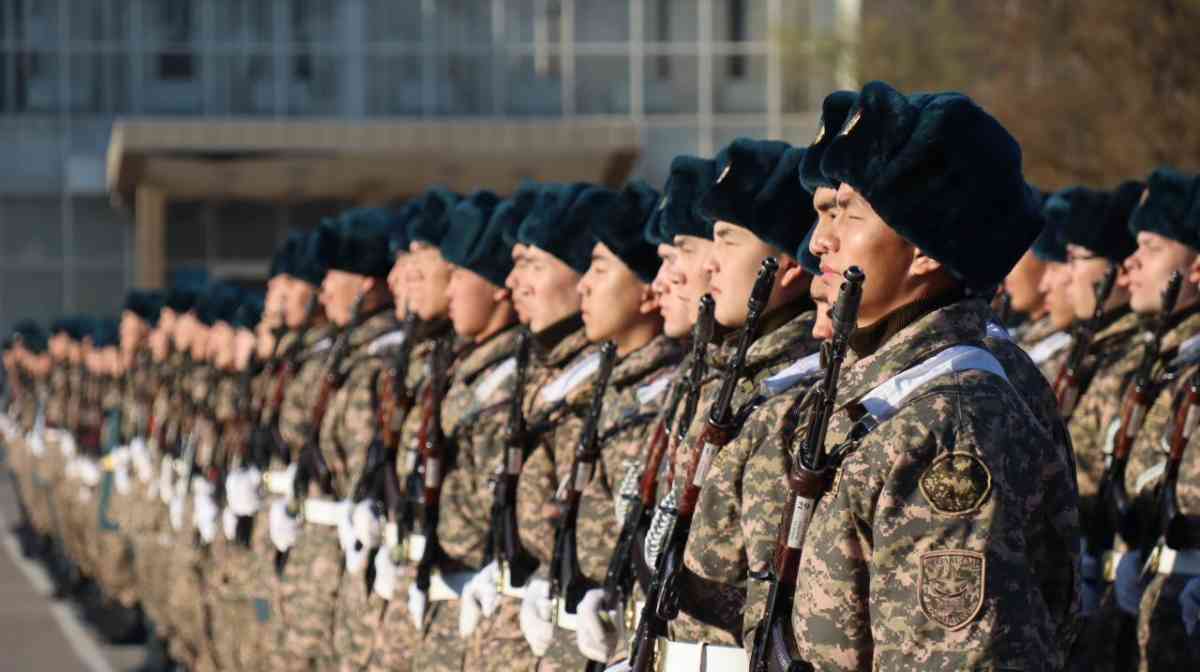 В гарнизонах южной группировки войск приведены к присяге две тысячи солдат