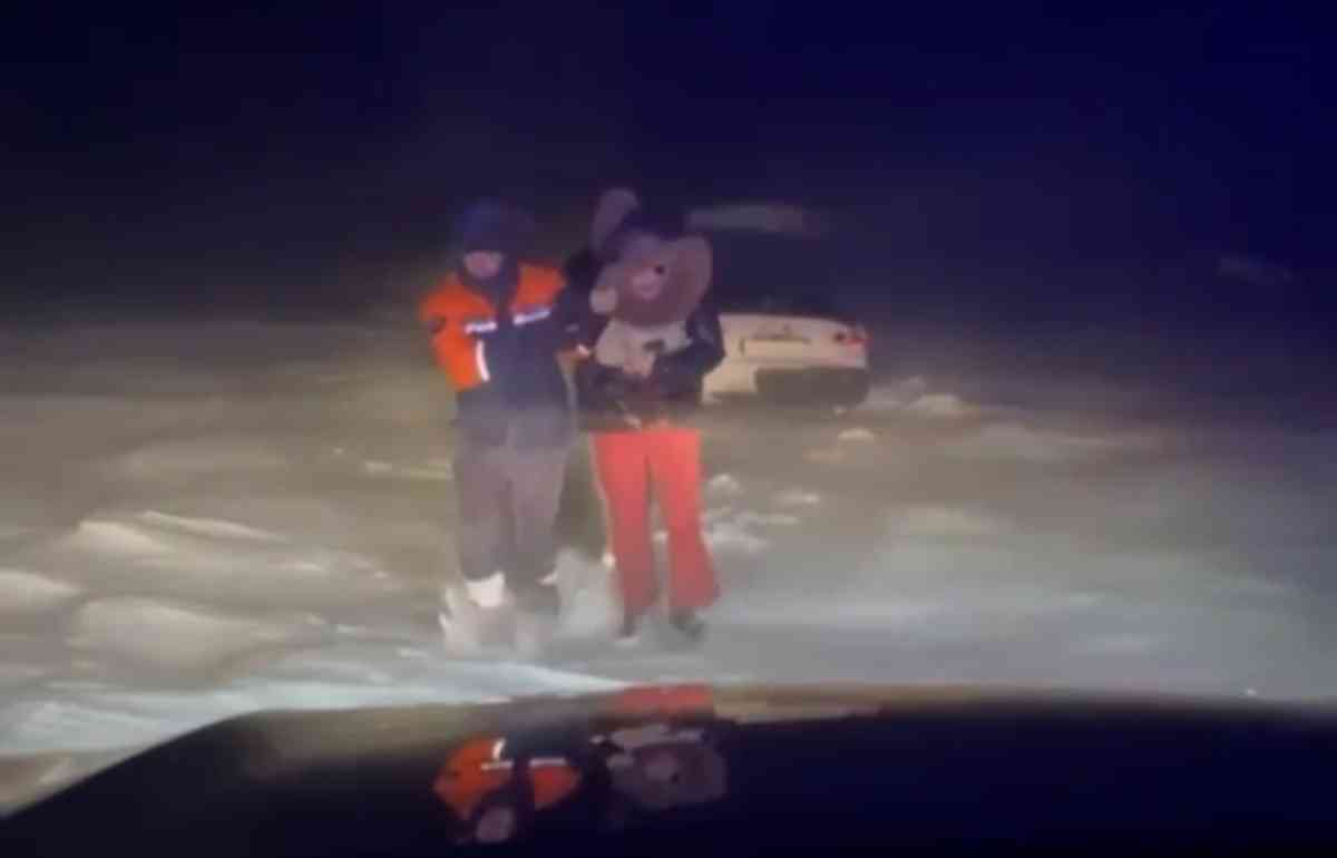 Жамбылские спасатели оказали помощь 10 гражданам в Таласском районе