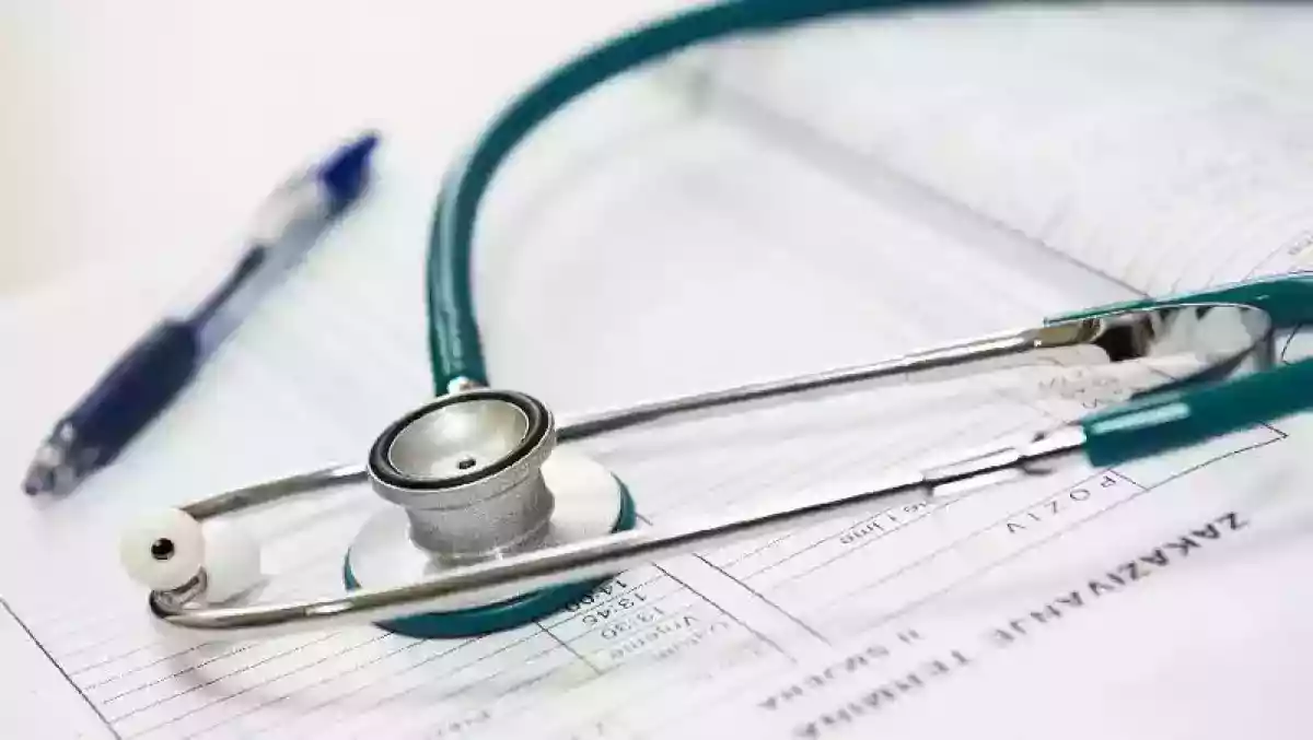 Кто освобождается от уплаты взносов по ОСМС и за кого платит государство